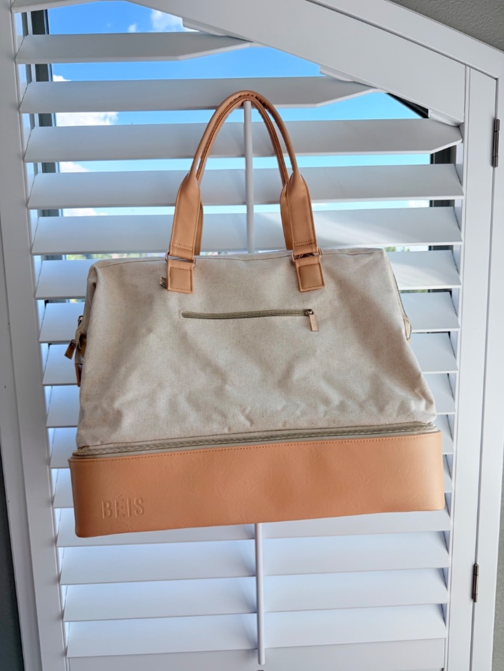 BEIS Cream Two-Tone Weekender Bag with Detachable Strap
